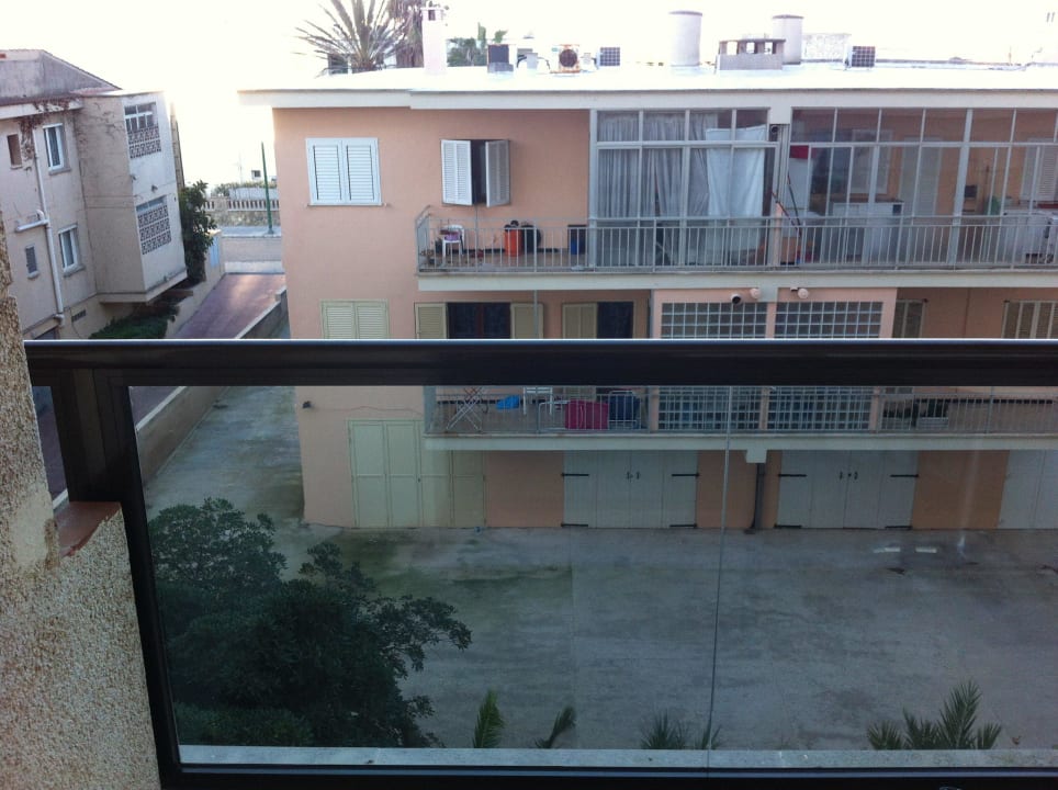 "Zimmer mit Aussicht" Garagenhof unterm Zimmer AluaSoul Palma