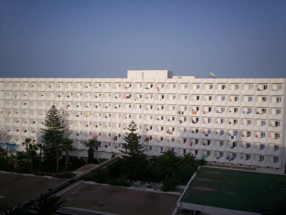 Gegenüber Block 2 von 3 Sahara Beach Aquapark & Resort