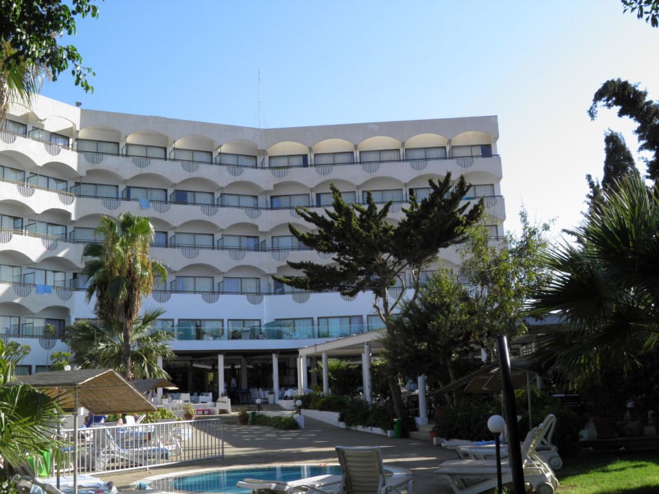 Hotel od bazénu Crystal Springs Beach Hotel