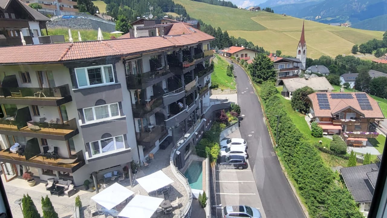 Außenansicht Kronplatz-Resort Hotel Kristall