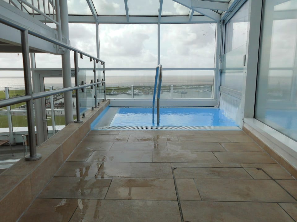 Pool im Wellnessbereich Hotel Fährhaus