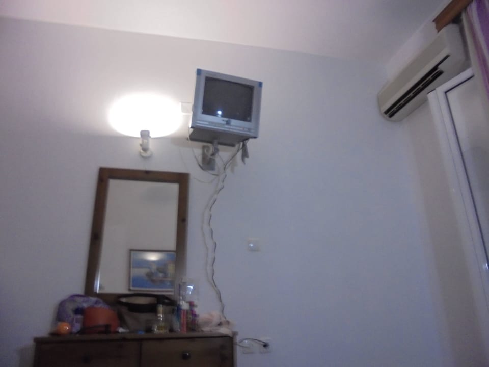 Tv and mirror Kasapakis Hotel & Apartments