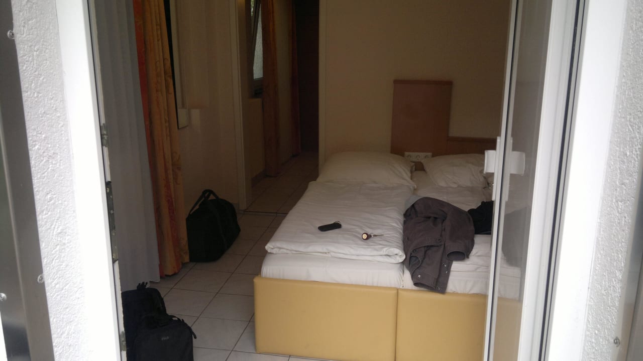 Nach der Eingangstür, der Schlafbereich Hotel Kulinarium an der Glems