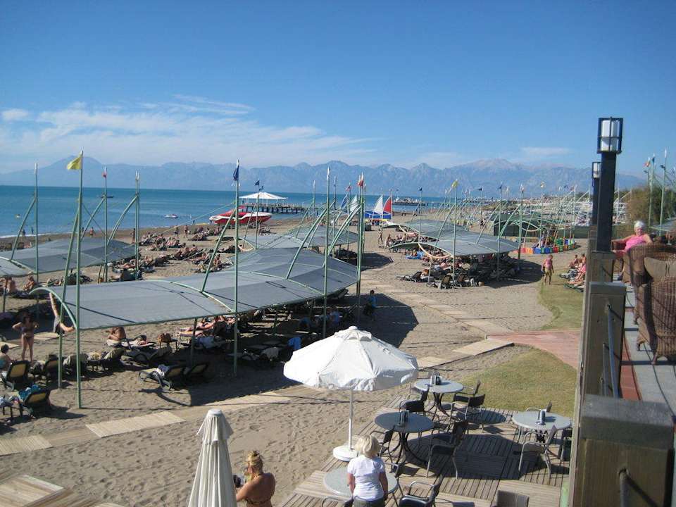 Blick auf den Strand Limak Lara Deluxe Hotel & Resort