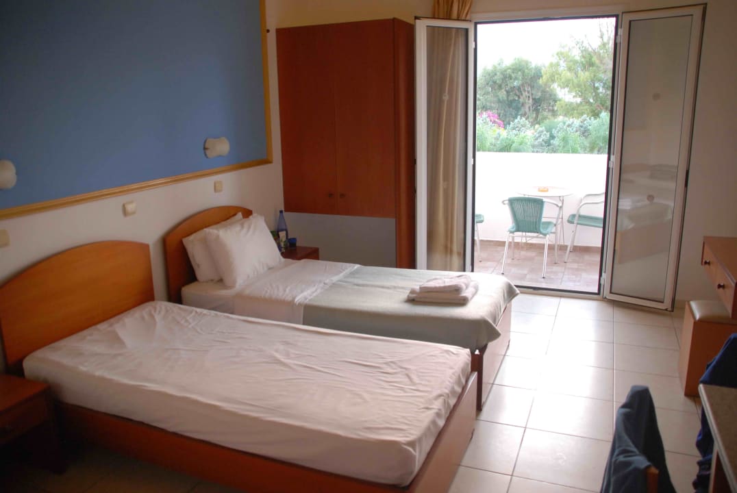 Zimmer Yiannis Manos Hotel Resort