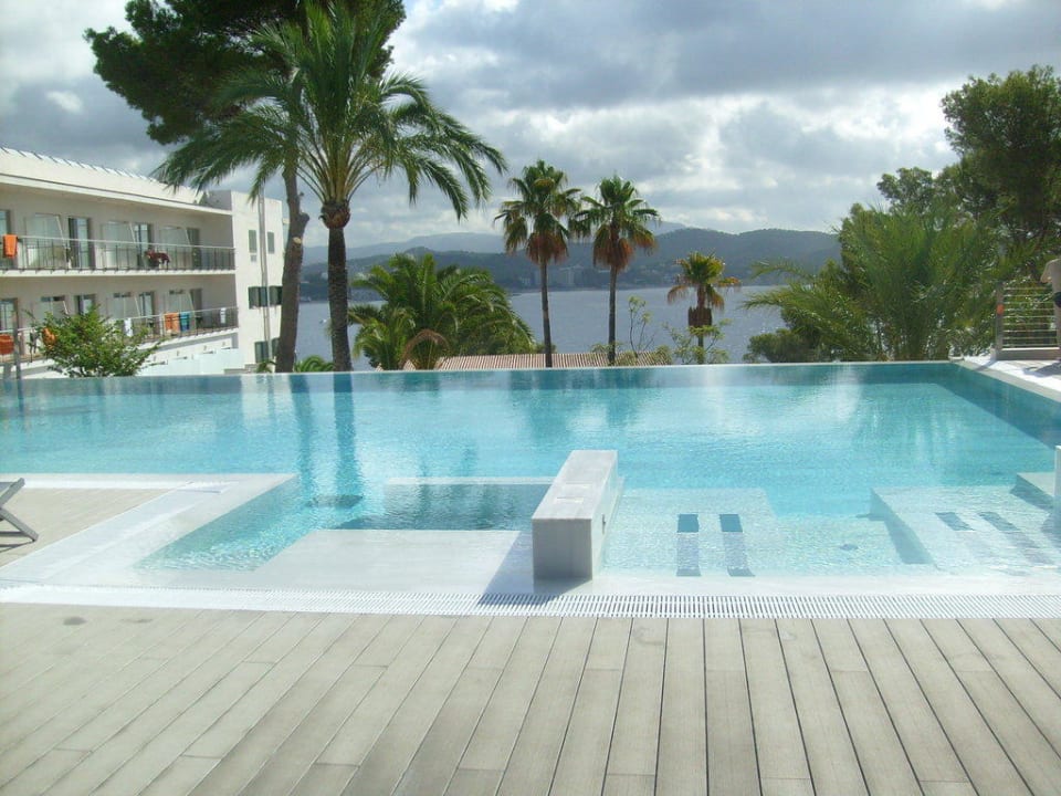 Infinity-Pool  Hotel Coronado Thalasso & Spa