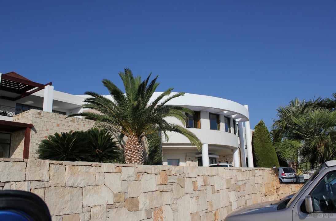 Budynek główny z recepcją Grand Hotel Holiday Resort