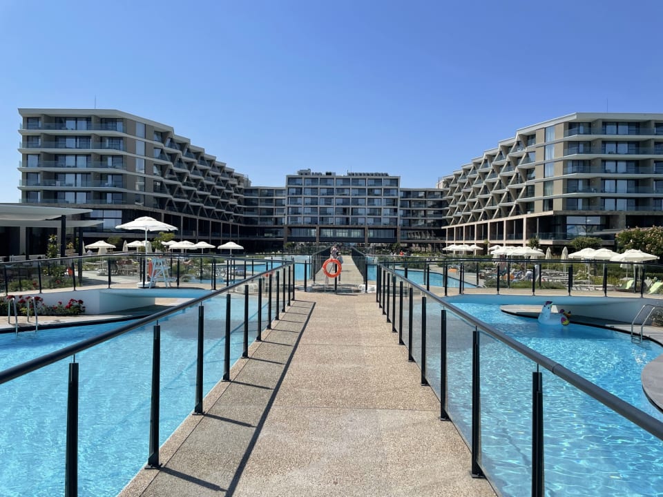 Pool Wave Resort
