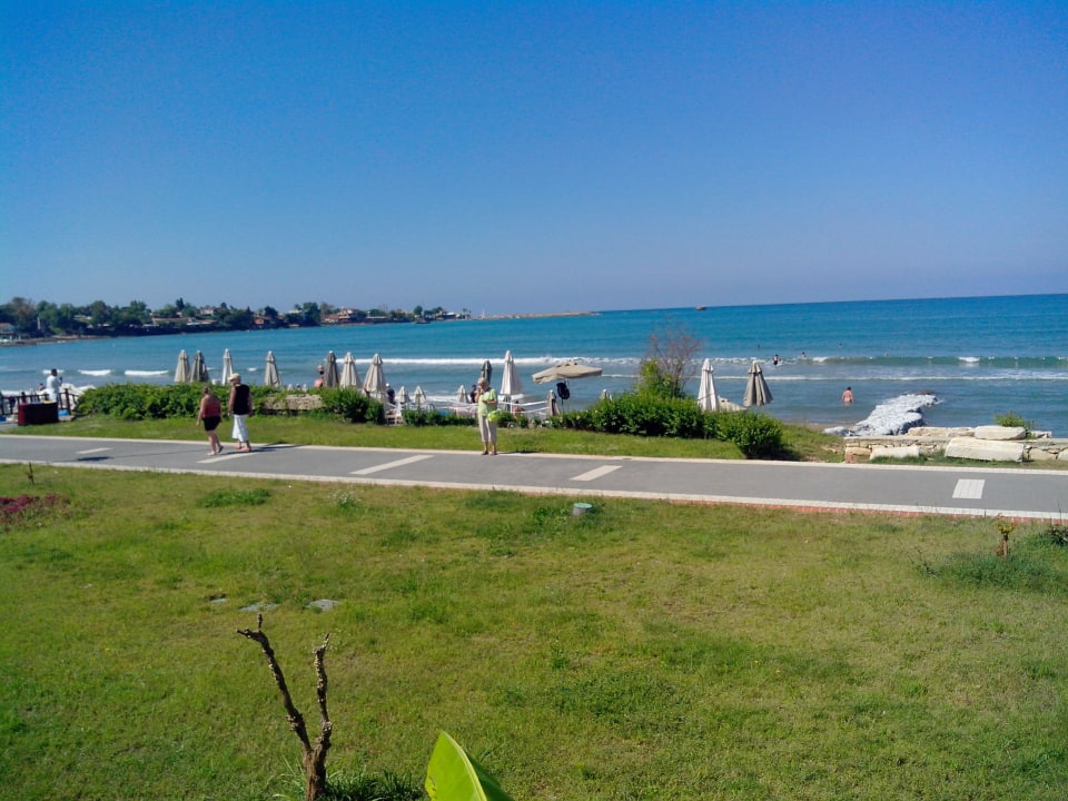 Blick auf Promenade und Strand Clover Magic Nova Beach