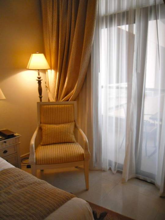 Schlafzimmer Two Seasons Hotel & Apartments