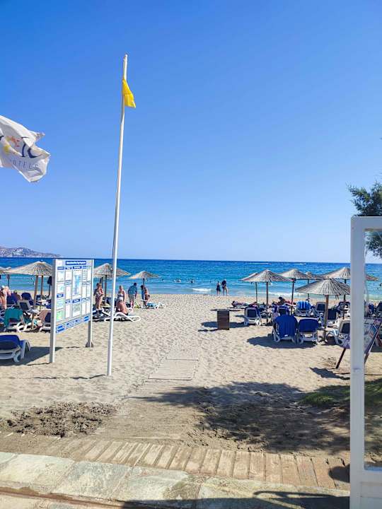 Strand Dessole Dolphin Bay Resort