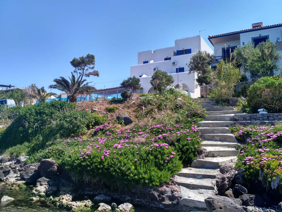 Außenansicht Perdika Mare Guesthouse & Cafe