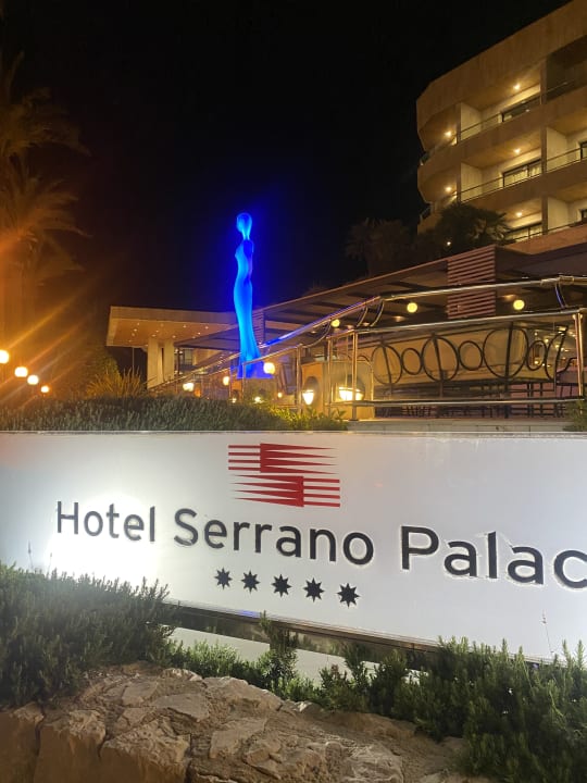 Außenansicht Hotel Serrano Palace