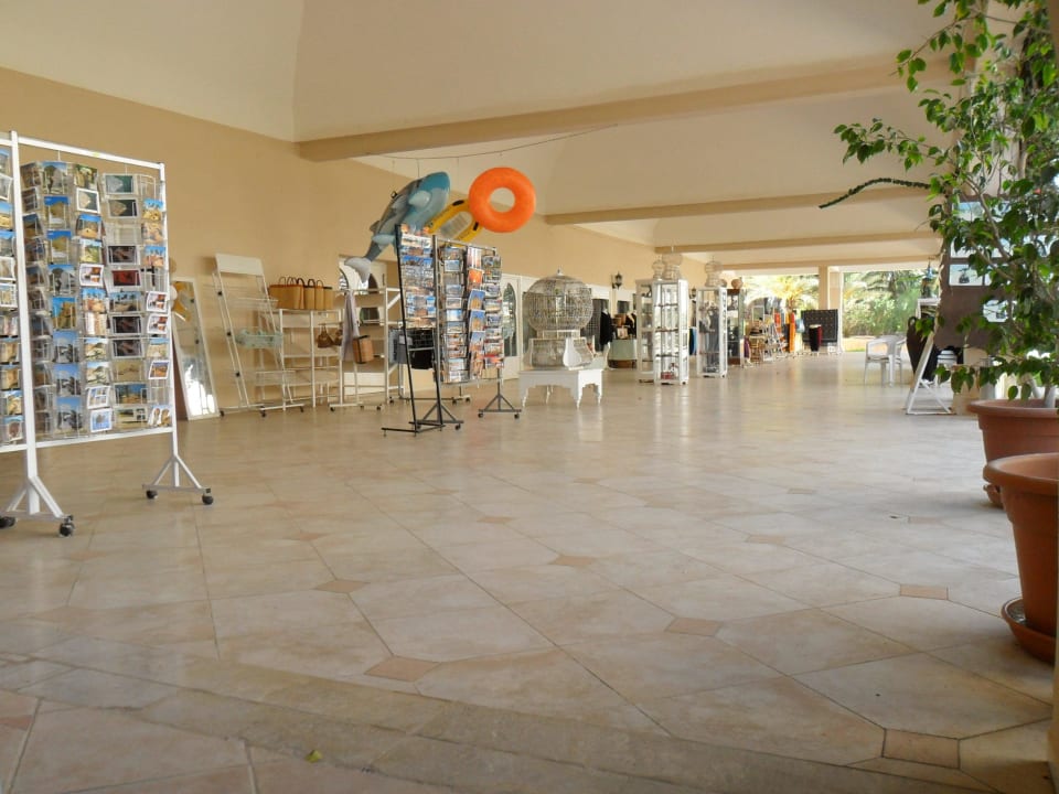 Ein paar Geschäfte in der Hotelanlage Zita Beach Resort