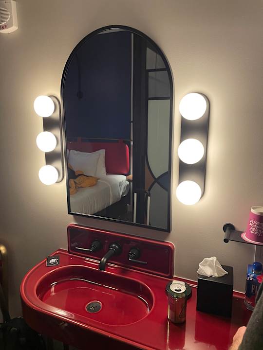 Zimmer Moxy NYC Lower East Side