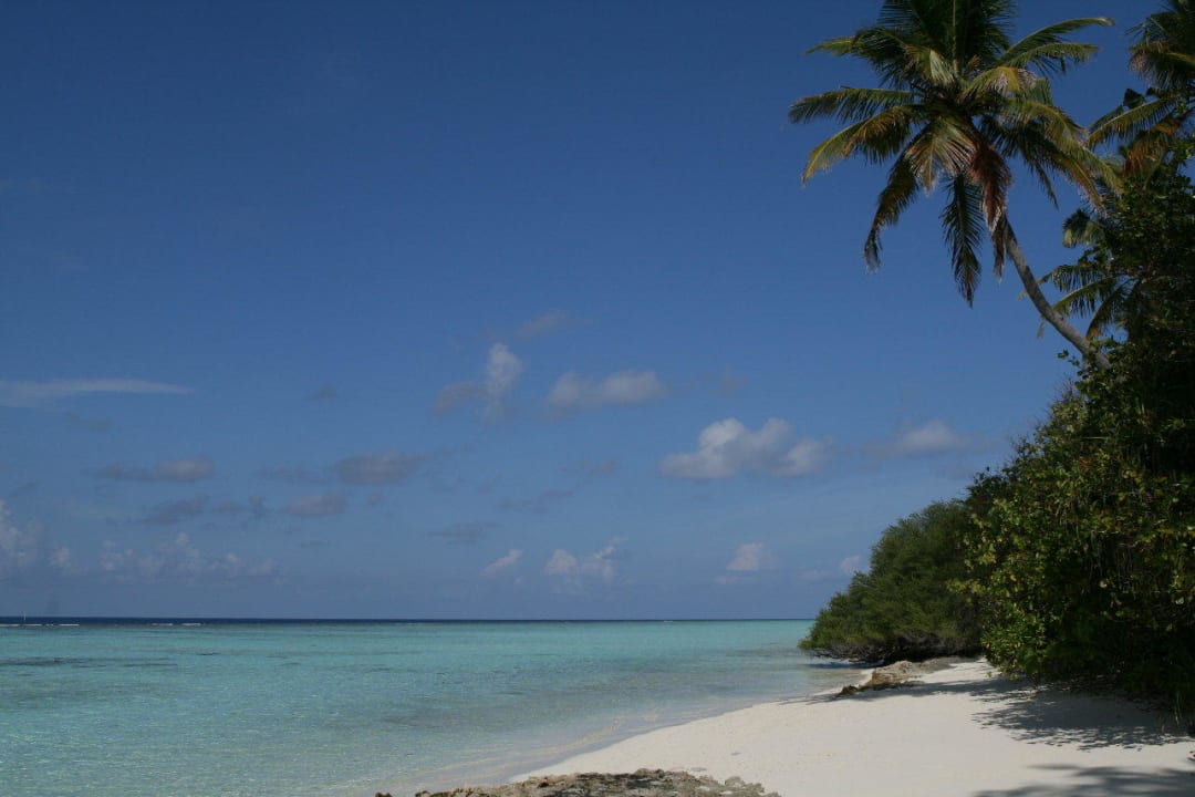 Strand auf der Lagunenseite Kuramathi Maldives