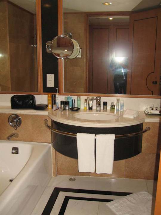 Bathroom Harbour Grand Kowloon