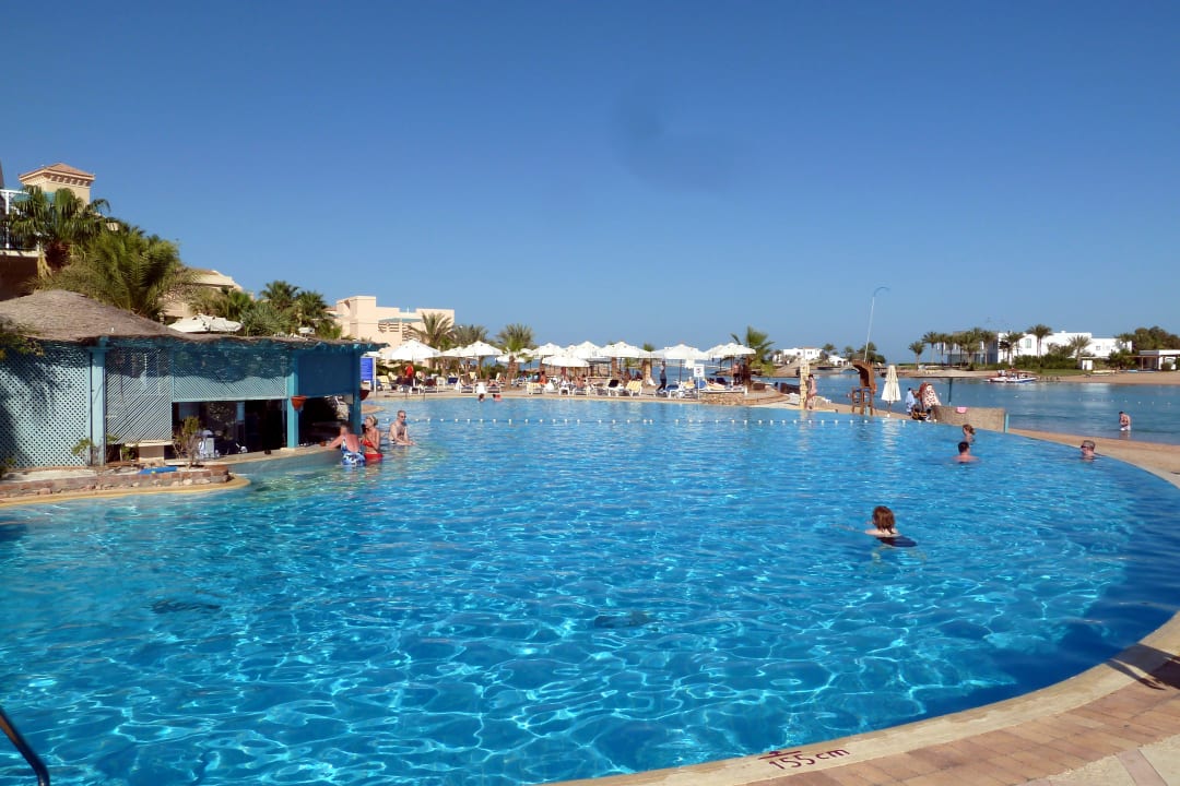 Pool Mövenpick Resort & Spa El Gouna