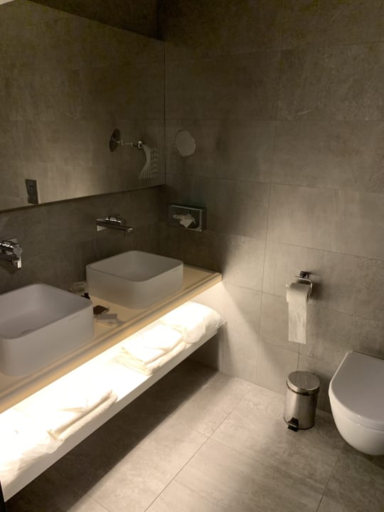 Zimmer Dancing House Hotel