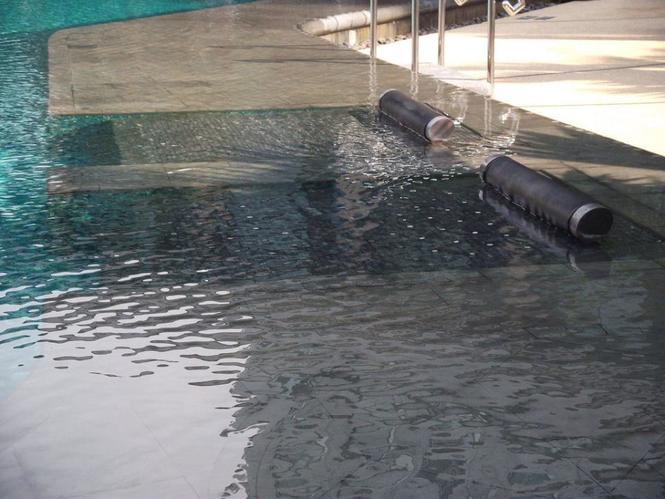 Whirlpoolliegen im Pool - klasse! Shangri-La Hotel, Bangkok