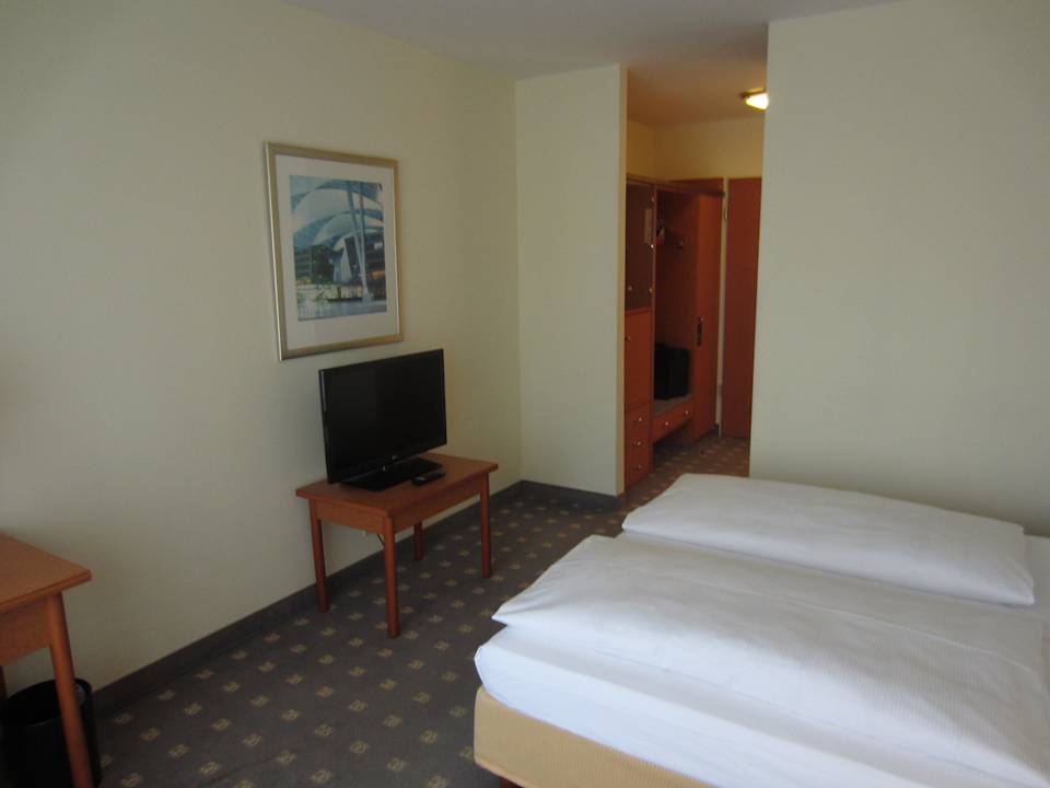Zimmerimpression Leonardo Hotel Hamburg Airport