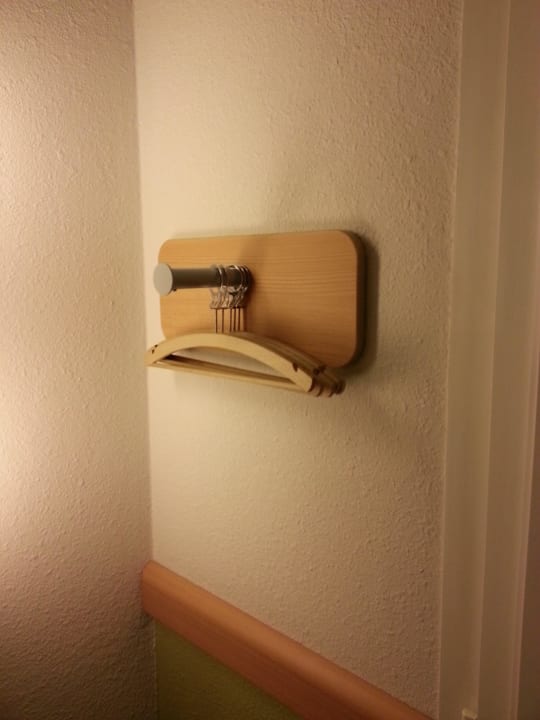 Der Kleiderschrank !!! B&B HOTEL Regensburg-Ost