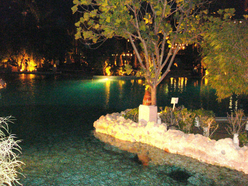 Optisch fantastisch beleuchtet am Abend Makadi Palace