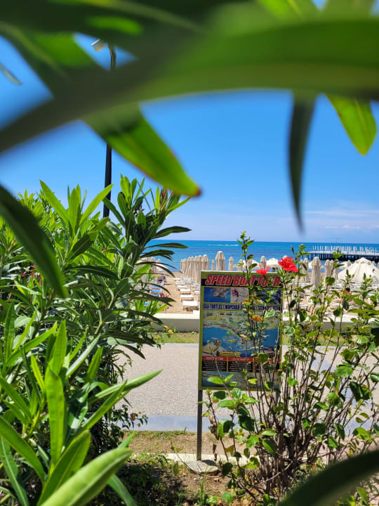 Strand Seaden Corolla Hotel