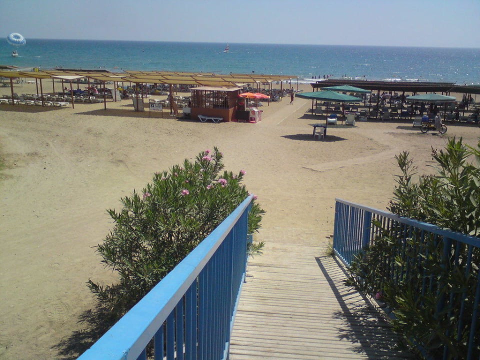 Weg zum Strand FUN&SUN Smart Hane Sun Hotel