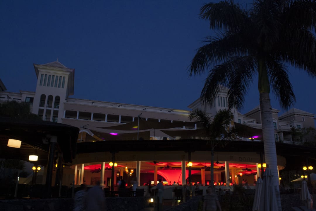 Restaurant Oasis Pool Grill + Club Ocean Gran Melia Palacio de Isora Resort