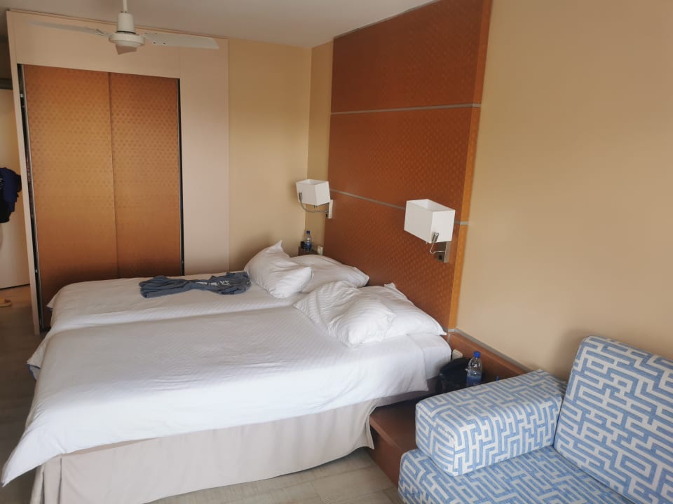 Zimmer ROBINSON ESQUINZO PLAYA