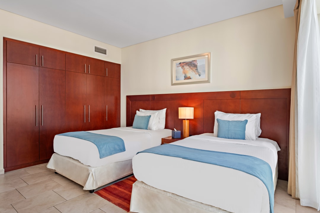 Zimmer Blue Beach Tower The Walk JBR