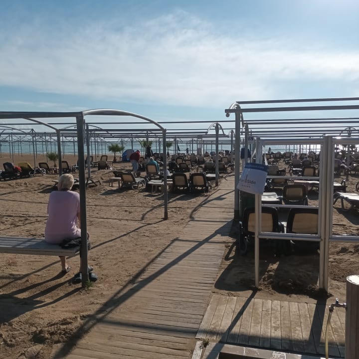 Außenansicht Port Side Resort Hotel