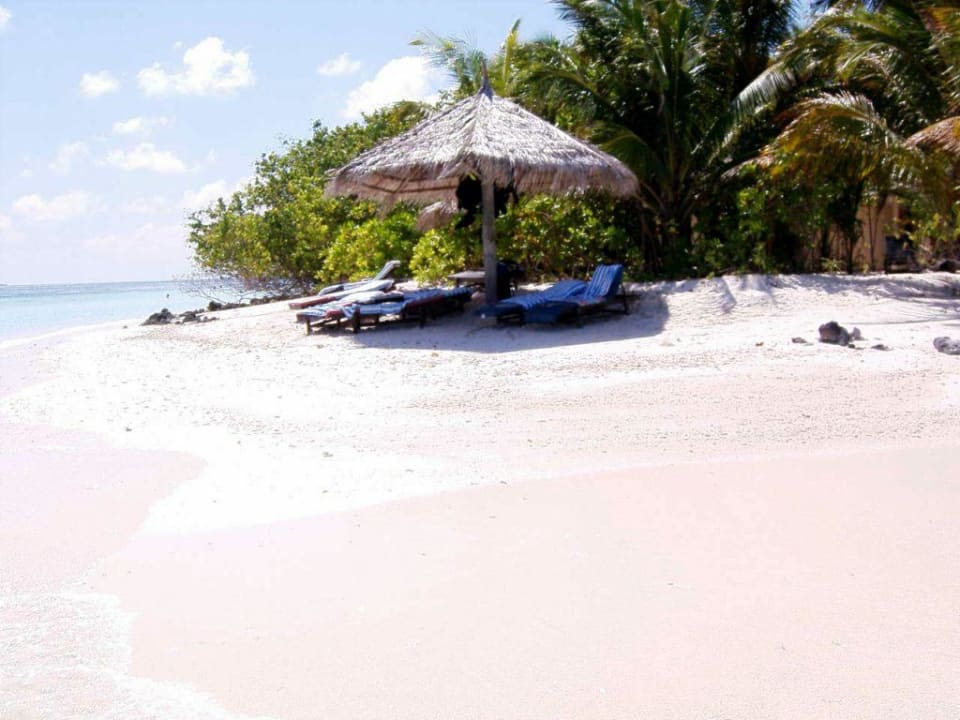 032-2 Strand nach rechts fotografiert, Ostspitze Vilamendhoo Island Resort & Spa