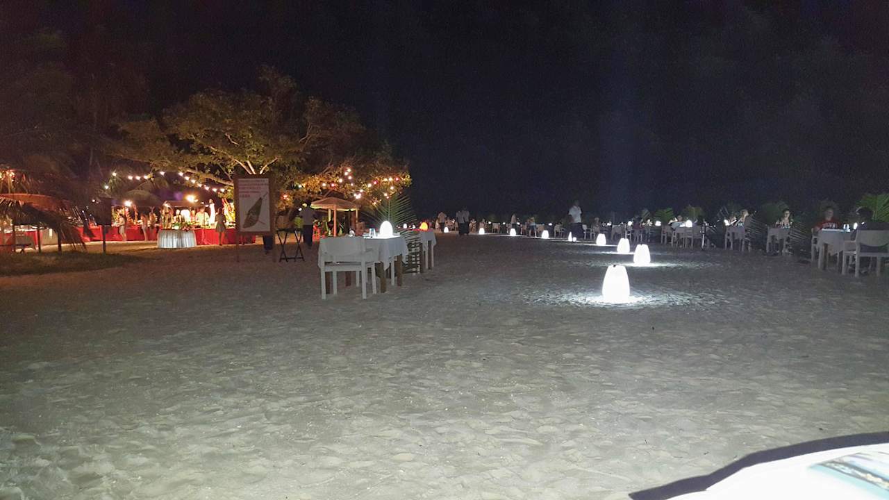 Full-Moon-Dinner Meeru Maldives Resort Island