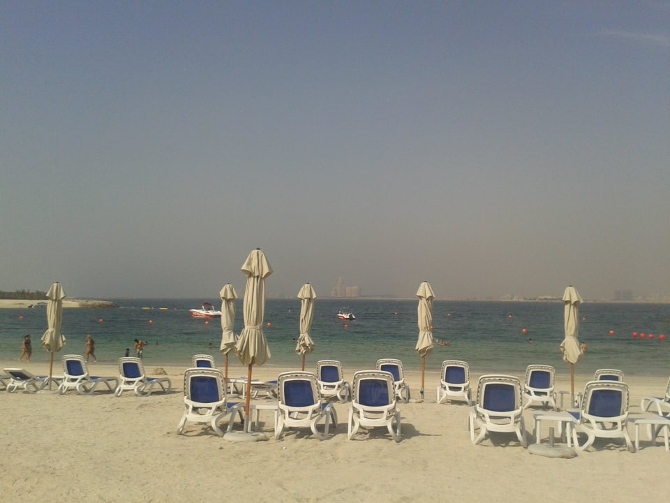 Teil des Hotelstrandes DoubleTree by Hilton Resort & Spa Marjan Island