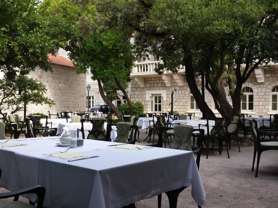 Wunderschöner Garten Arbiana Hotel