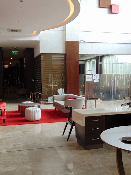 Lobby Crowne Plaza Nairobi Airport