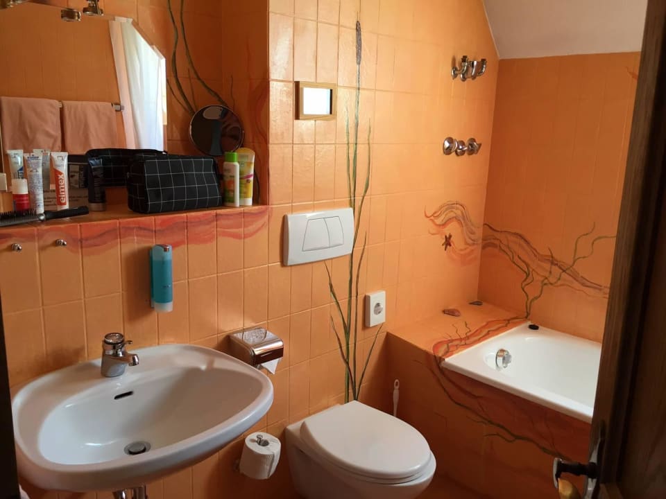 Frisch gestrichene Bad RelaxHotel Tannenhof