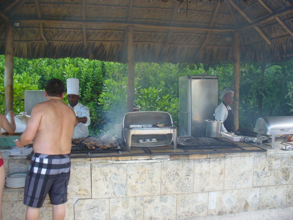 Grill am Strand Secrets Royal Beach Punta Cana - Adults only