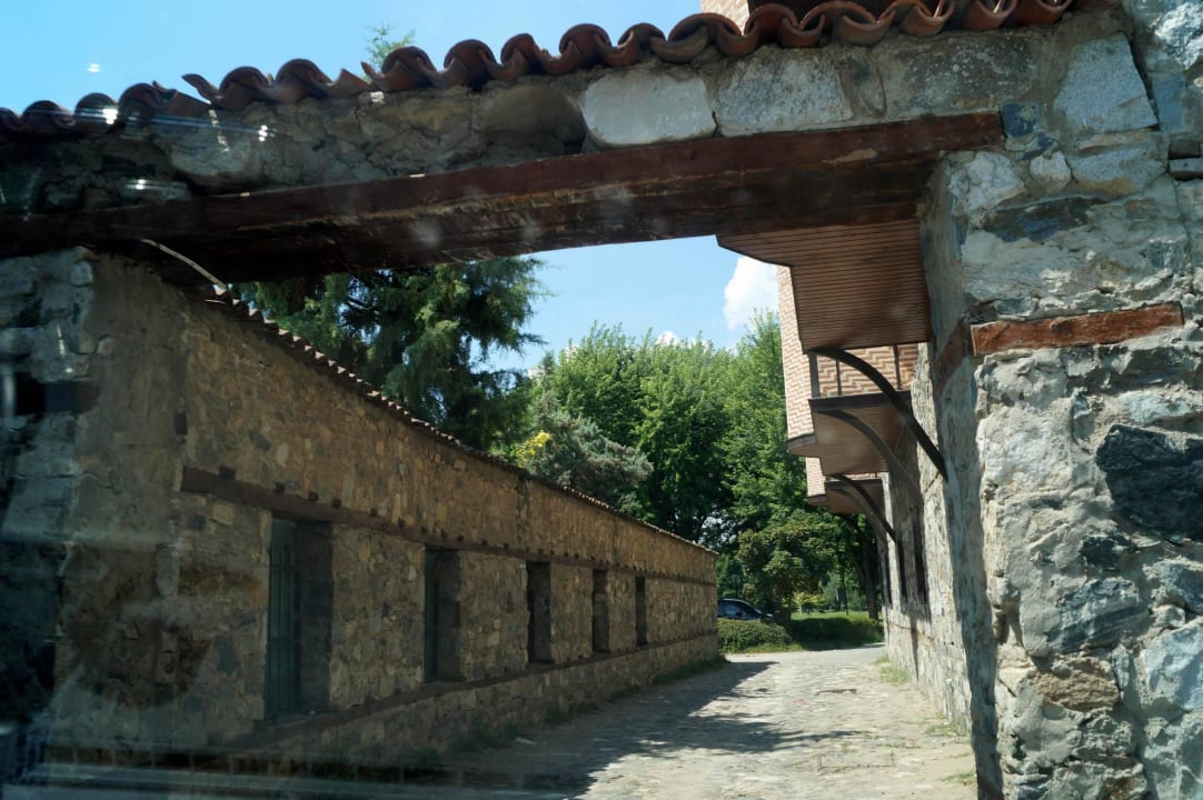 Einfahrt Otantik Club Hotel