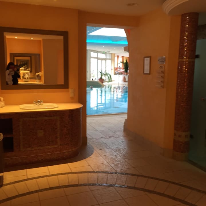 Duschen/ Schwimmbad Steigenberger Hotel & Spa Bad Pyrmont