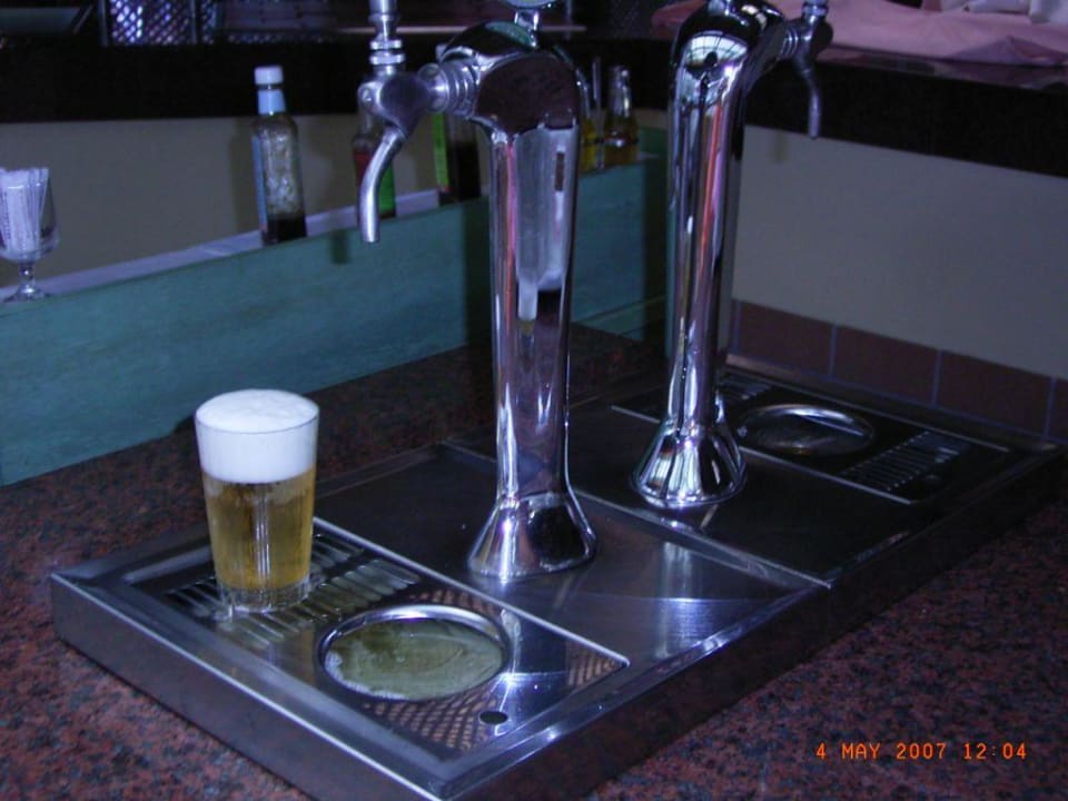 Bierzapfhahn an der Poolbar Abora Continental by Lopesan Hotels