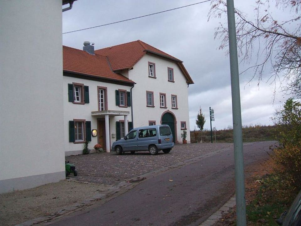 Blick von unserem Parkplatz zum Hotel Hotel Sonnenhof