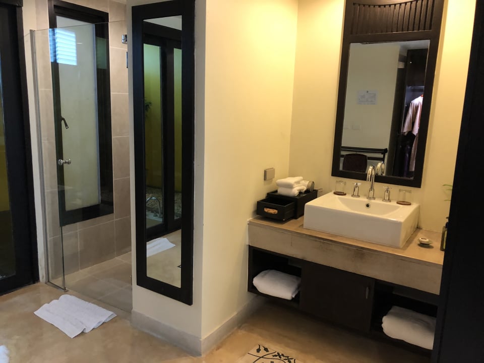 Zimmer Hotel Bhu Nga Thani Resort and Spa