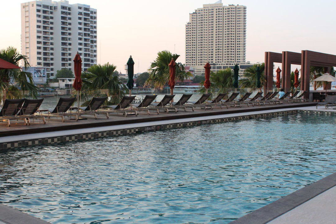 Sport - Pool mit Flussblick Royal Orchid Sheraton Hotel & Towers