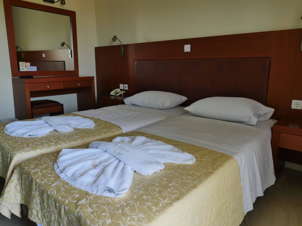 Hotel Jupiter Karras Grande Resort