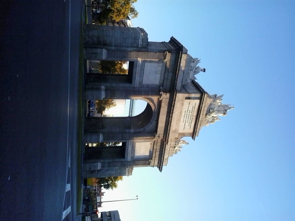 Widok sprzed hotelu Hotel Puerta de Toledo