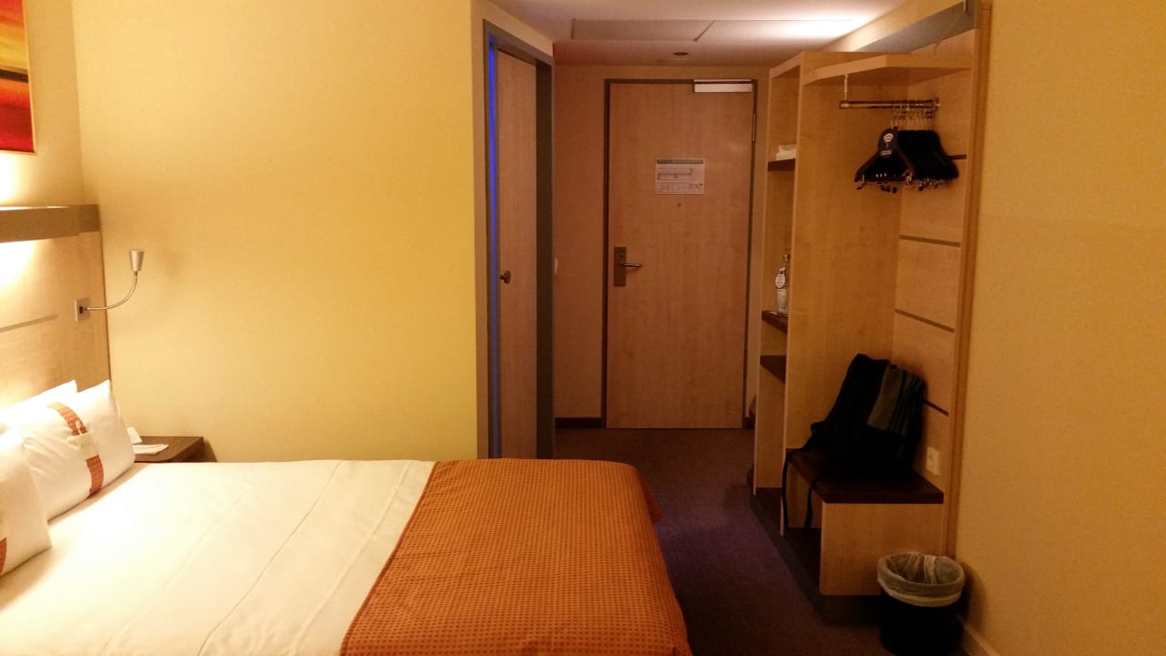 Das bequeme Doppelbett Holiday Inn Express Nürnberg - Schwabach