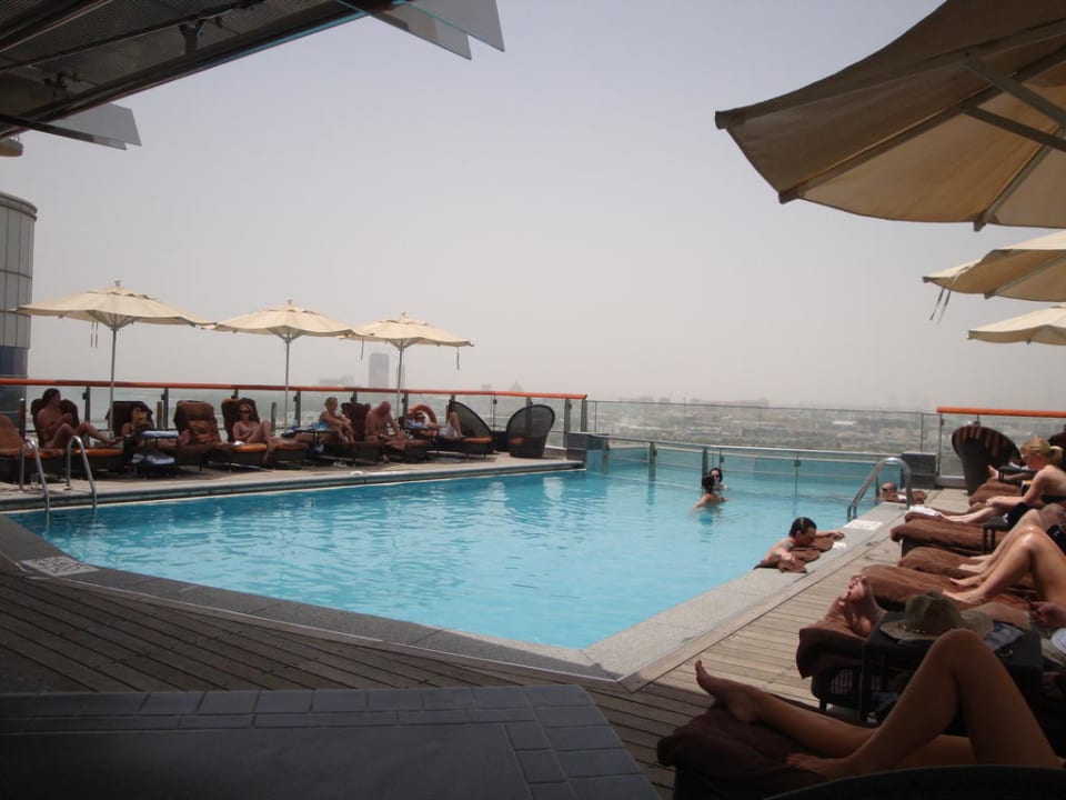 Pool Golden Sands Hotel Creek